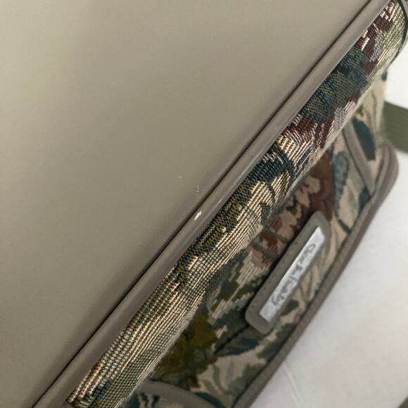 Diane von Furstenberg Vintage Floral Tapestry Travel Makeup Case 9"x12" - Picture 8 of 16